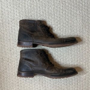 BULLBOXER BROSUS CAP TOE BOOT